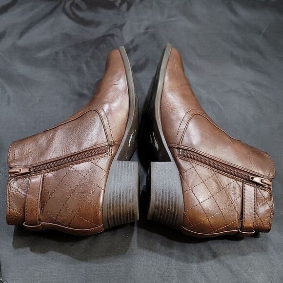 UNISA POINTED TOE WOMEN"S ZIP CLOSURE BLOCK HEEL BOOT - Picture 12 of 16